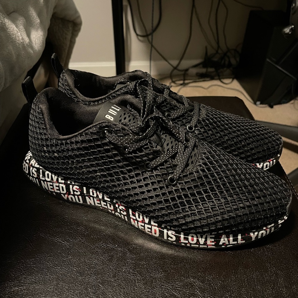 NOBULL LOVE IS ALL YOU NEED SIZE 11